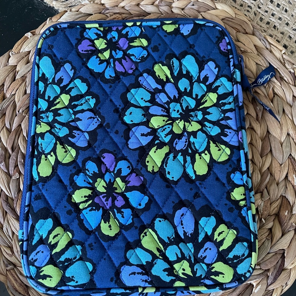 Vera Bradley Tablet Case - Picture 2 of 6